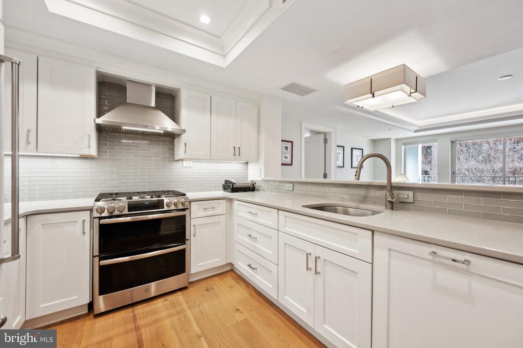 4901 HAMPDEN LANE Unit: 305