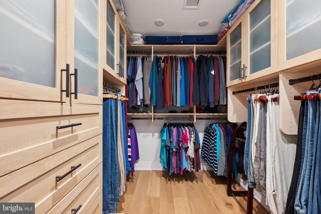 4901 HAMPDEN LANE Unit: 305