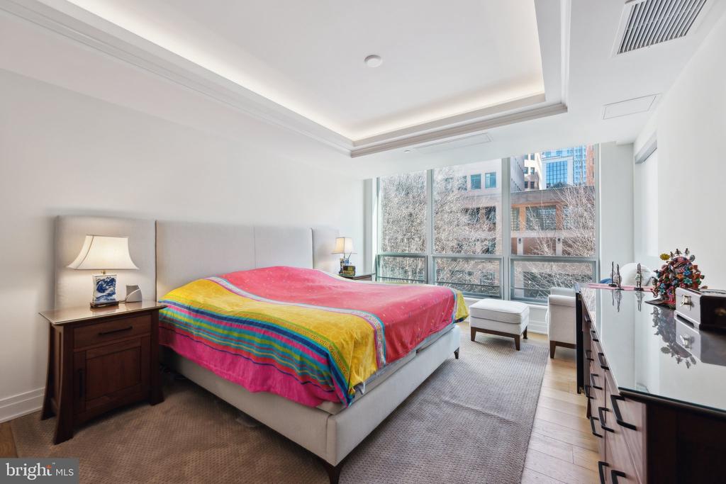 4901 HAMPDEN LANE Unit: 305