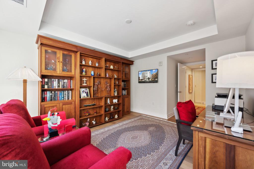4901 HAMPDEN LANE Unit: 305