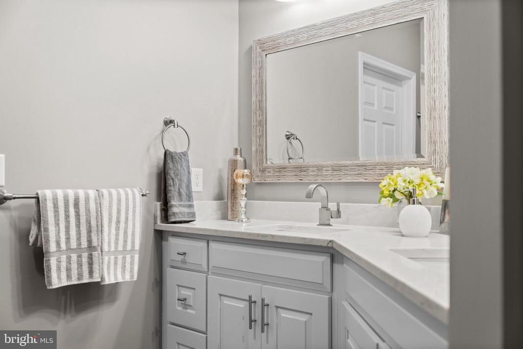 7 BOOTH STREET Unit: 102