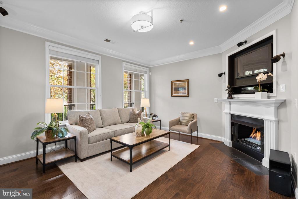7 BOOTH STREET Unit: 102