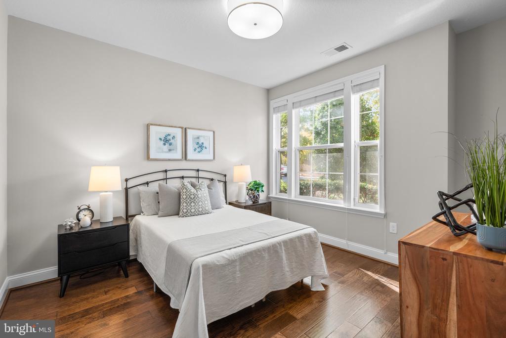 7 BOOTH STREET Unit: 102