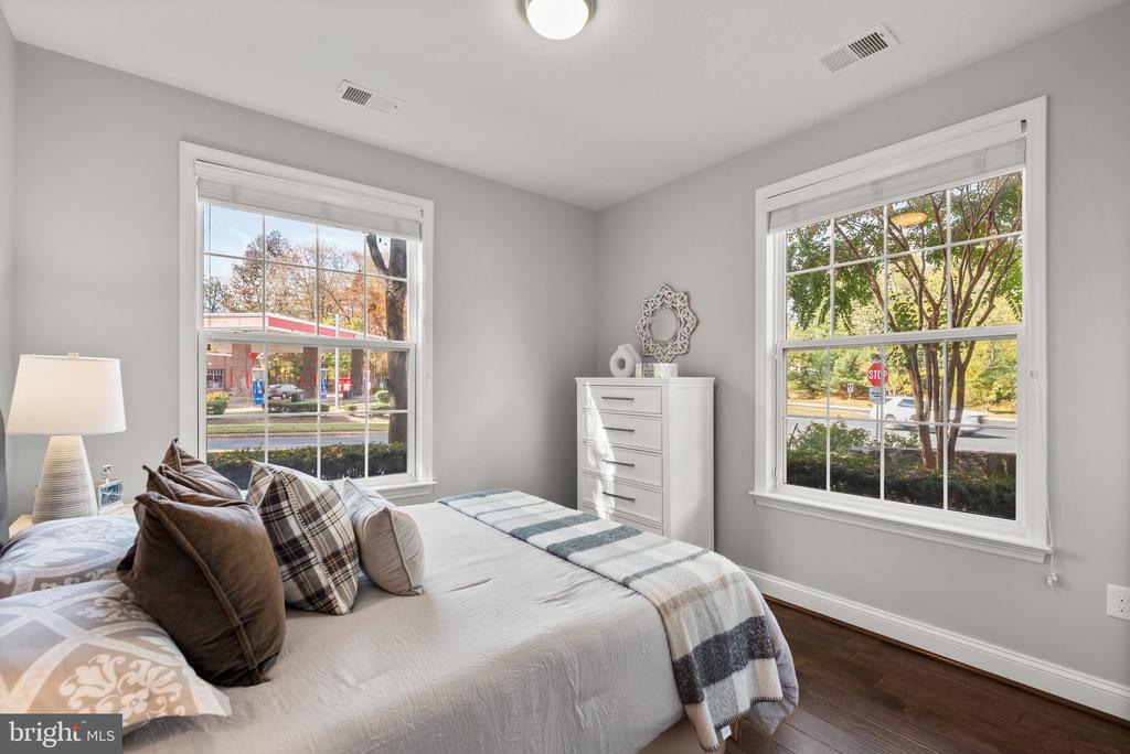 7 BOOTH STREET Unit: 102
