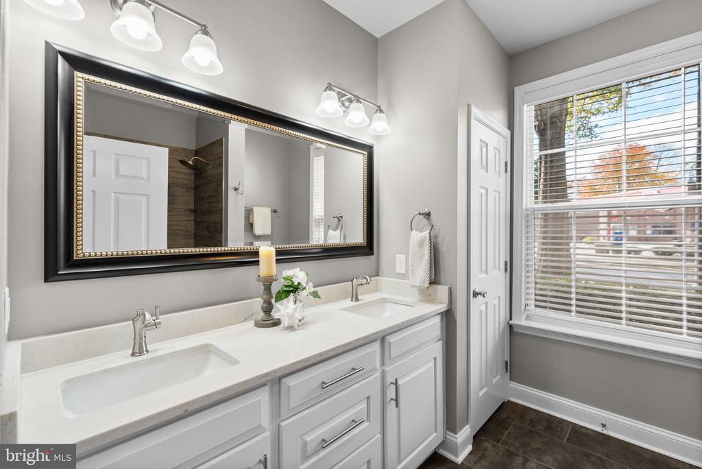7 BOOTH STREET Unit: 102