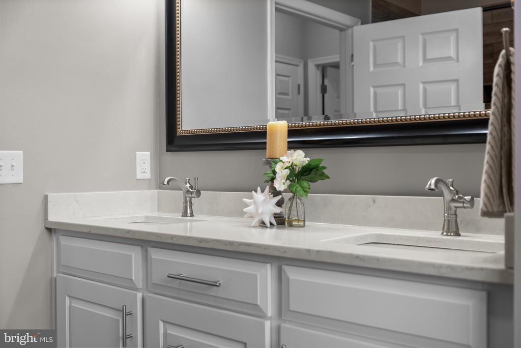 7 BOOTH STREET Unit: 102