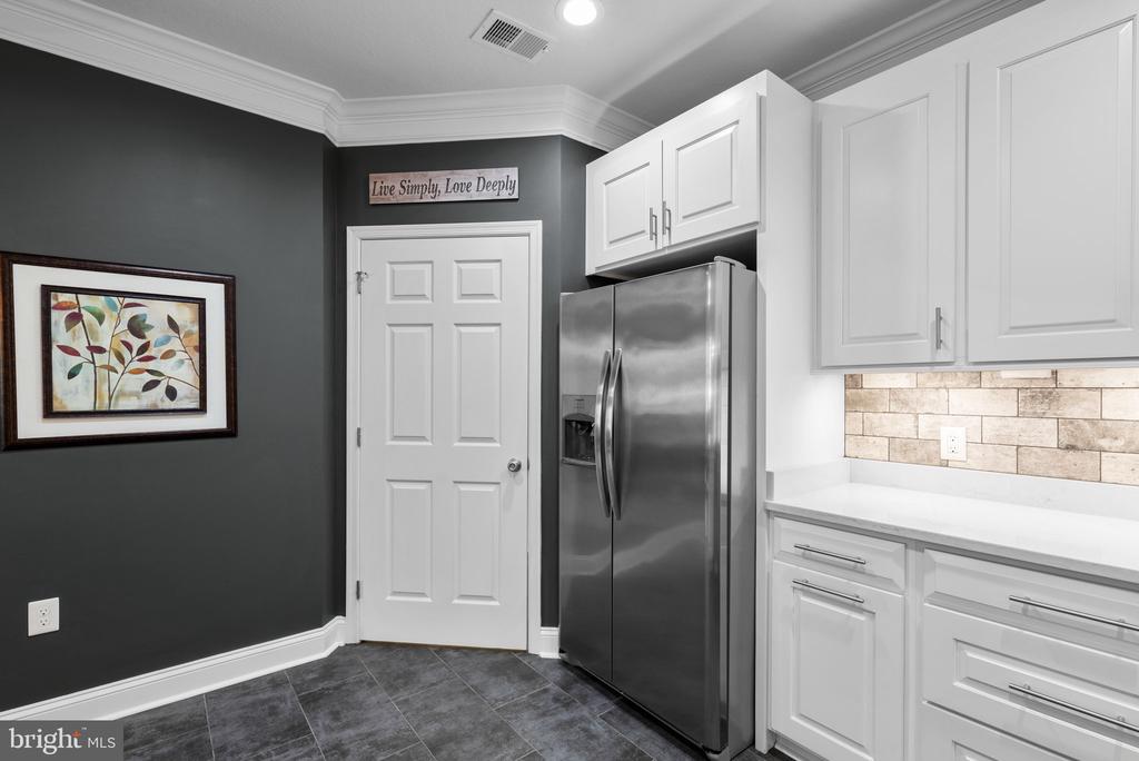 7 BOOTH STREET Unit: 102