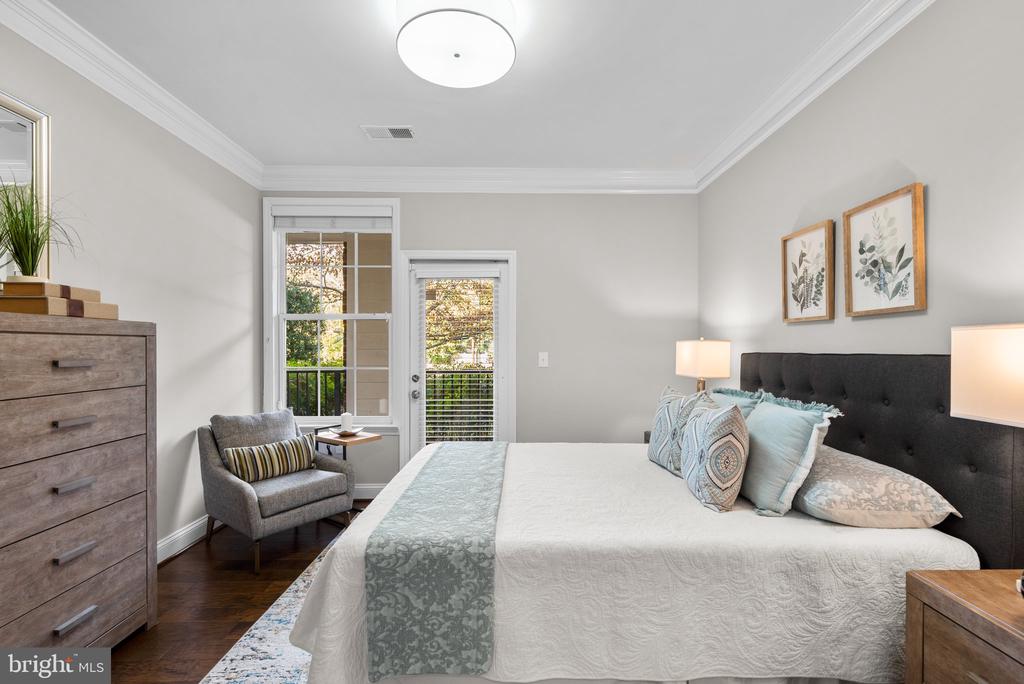 7 BOOTH STREET Unit: 102