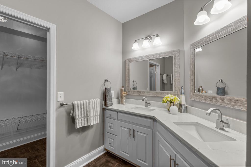 7 BOOTH STREET Unit: 102