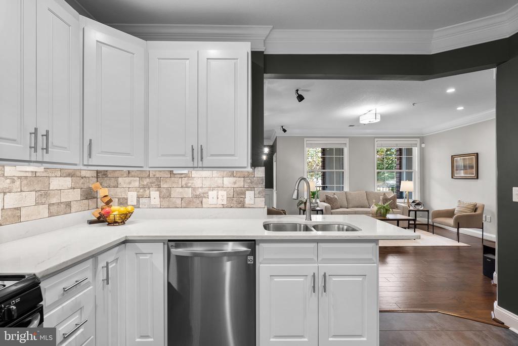 7 BOOTH STREET Unit: 102