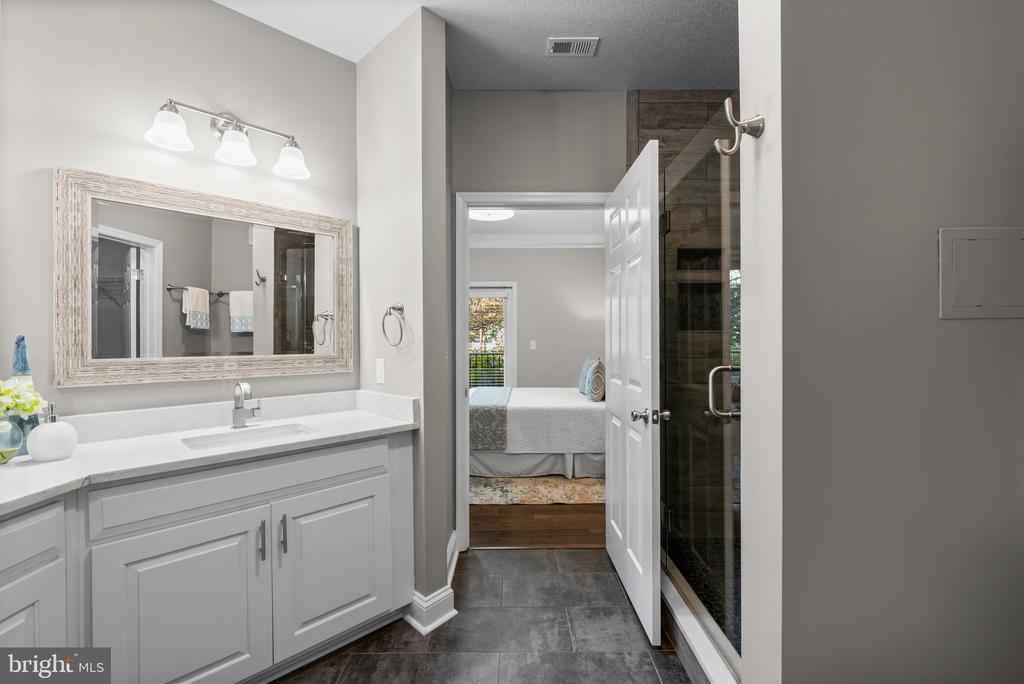 7 BOOTH STREET Unit: 102