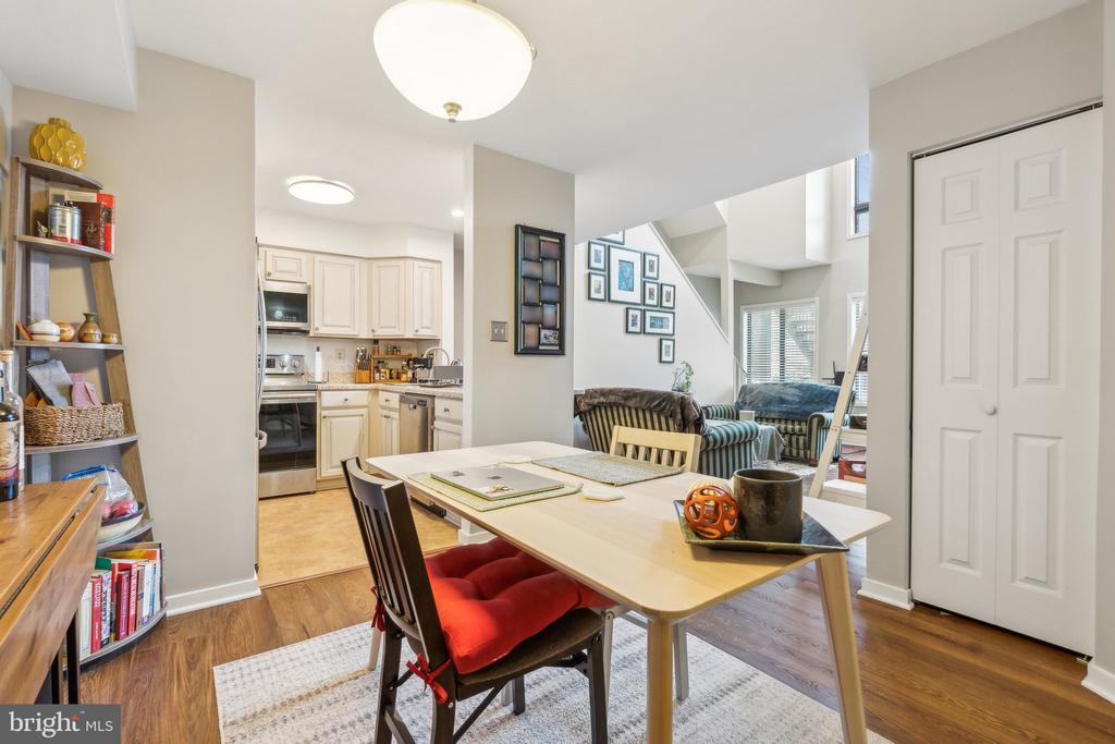 10108 HELLINGLY PLACE Unit: 300