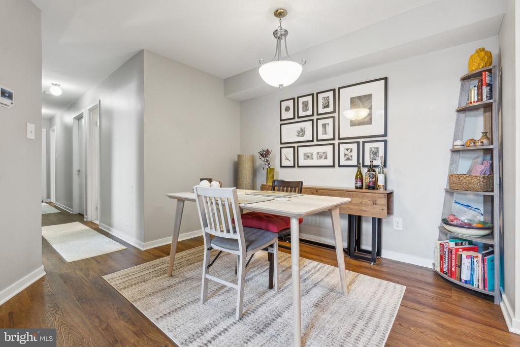 10108 HELLINGLY PLACE Unit: 300