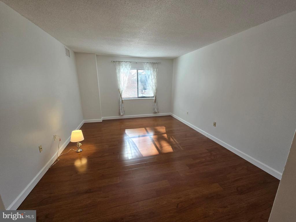 15100 INTERLACHEN DRIVE Unit: 4-124