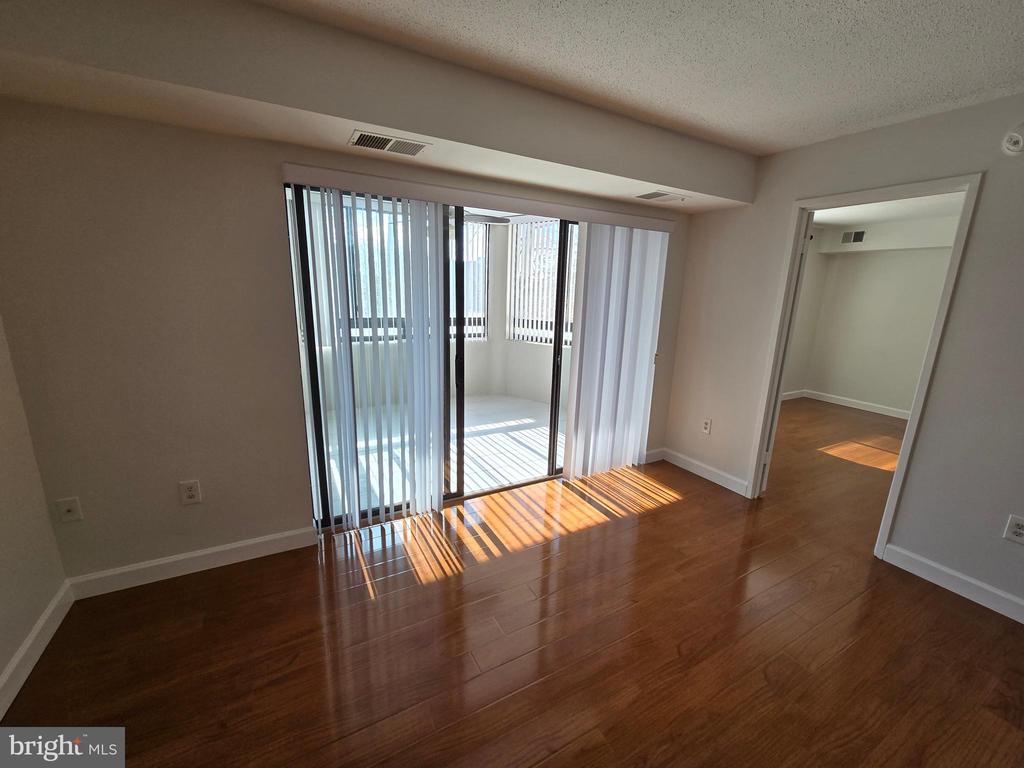 15100 INTERLACHEN DRIVE Unit: 4-124