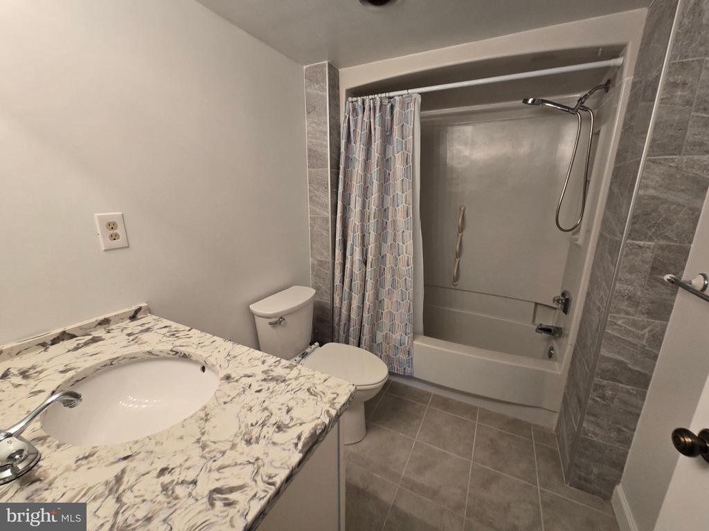 15100 INTERLACHEN DRIVE Unit: 4-124