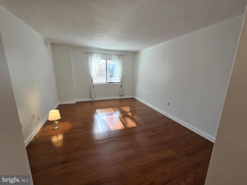15100 INTERLACHEN DRIVE Unit: 4-124