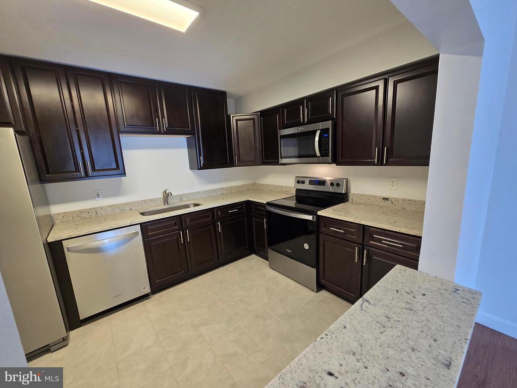 15100 INTERLACHEN DRIVE Unit: 4-124