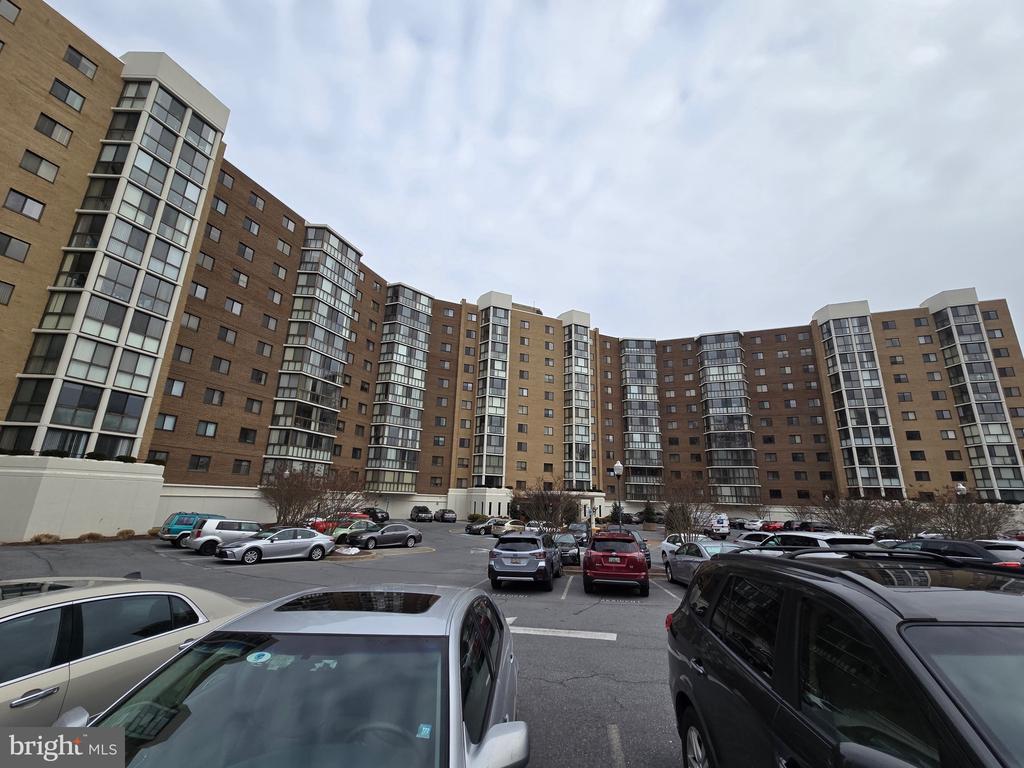 15100 INTERLACHEN DRIVE Unit: 4-124