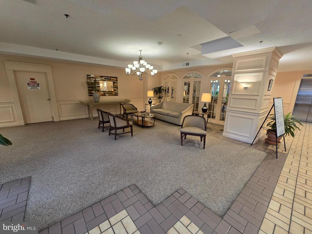 15100 INTERLACHEN DRIVE Unit: 4-124