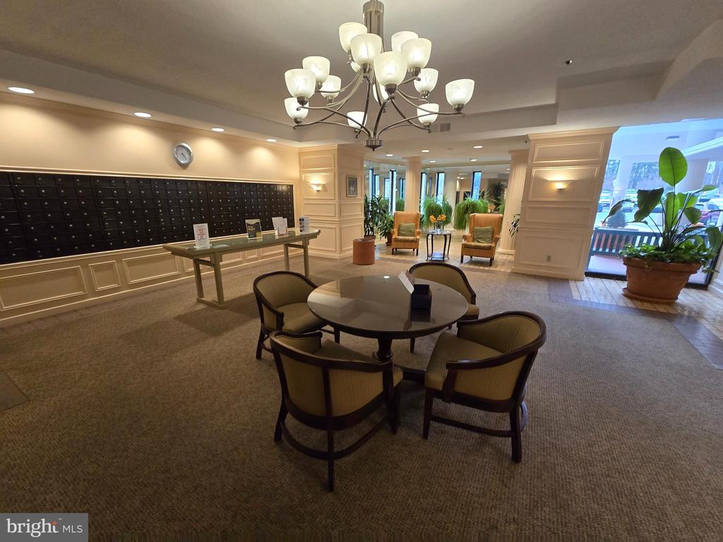 15100 INTERLACHEN DRIVE Unit: 4-124