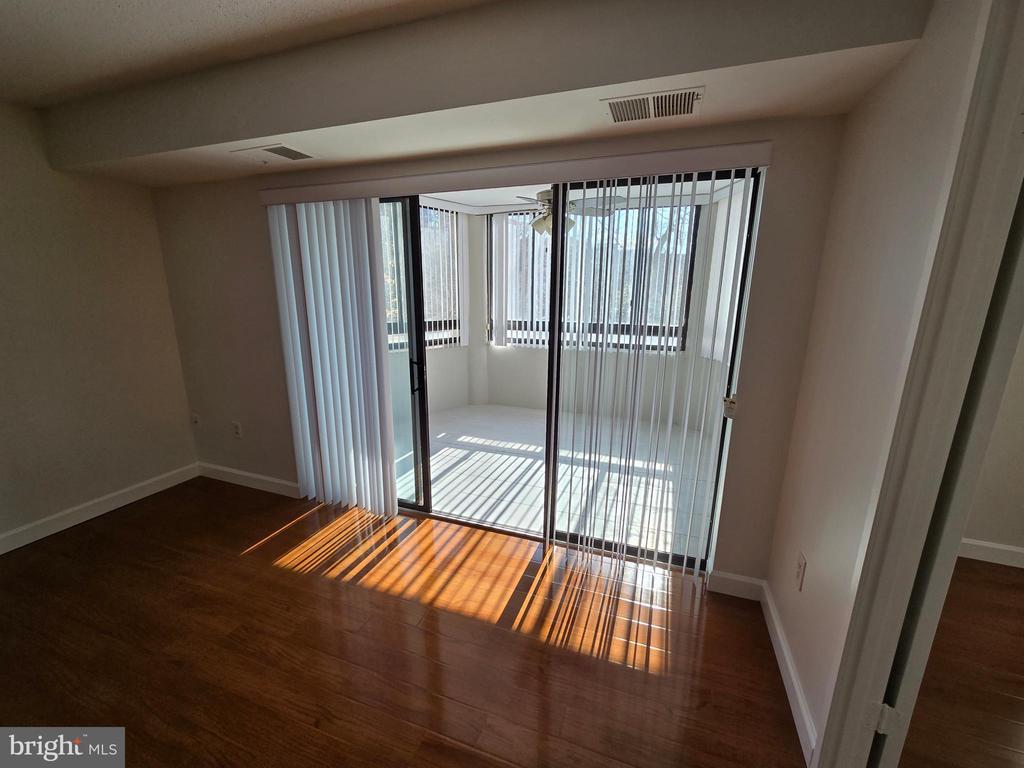 15100 INTERLACHEN DRIVE Unit: 4-124