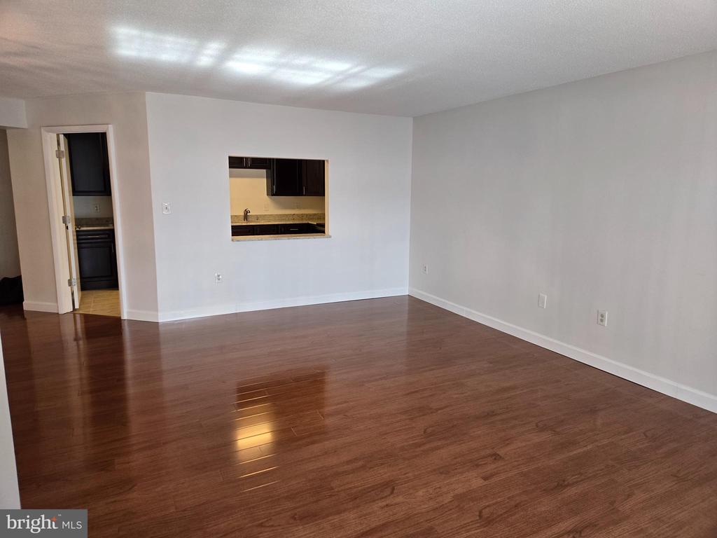 15100 INTERLACHEN DRIVE Unit: 4-124