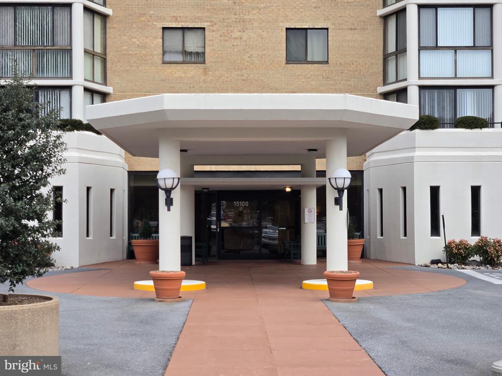15100 INTERLACHEN DRIVE Unit: 4-124