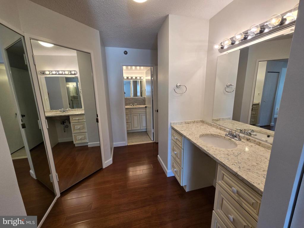 15100 INTERLACHEN DRIVE Unit: 4-124