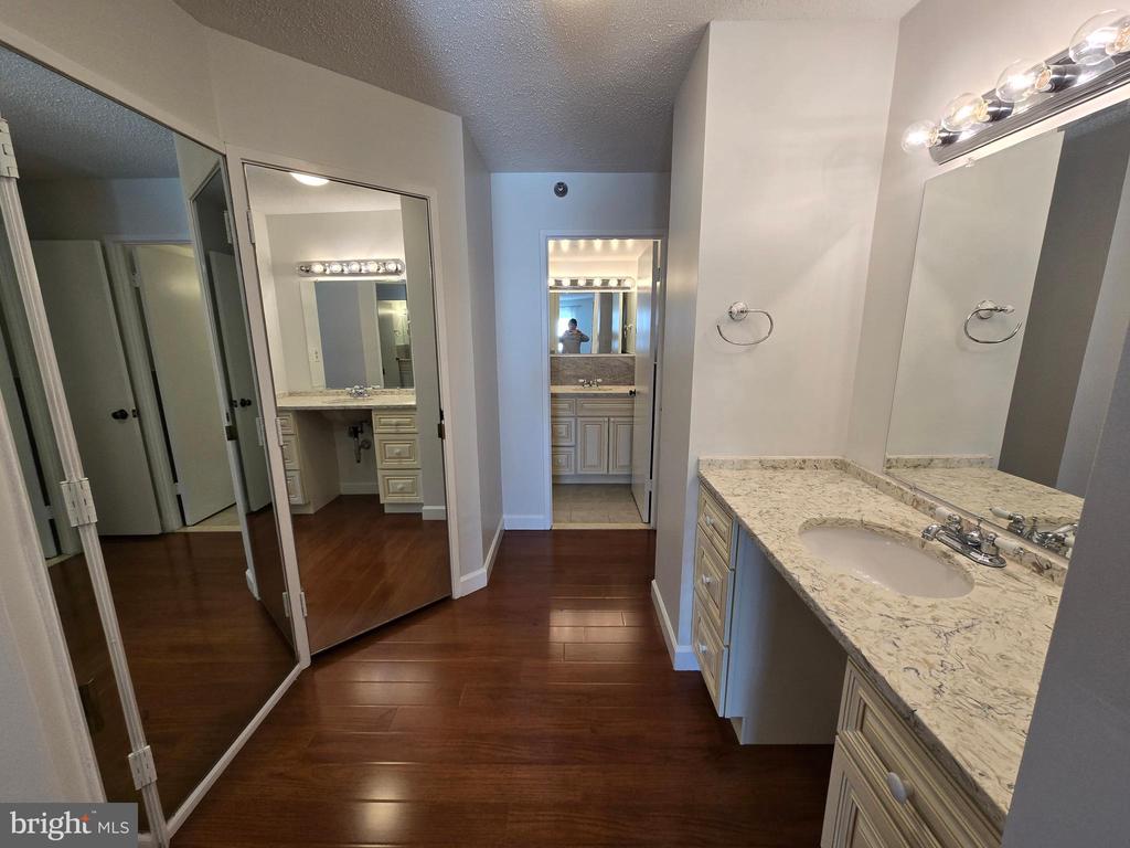 15100 INTERLACHEN DRIVE Unit: 4-124