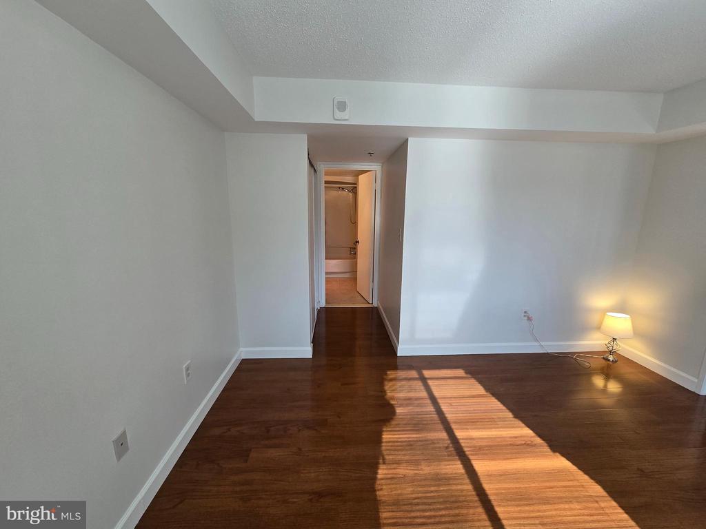 15100 INTERLACHEN DRIVE Unit: 4-124