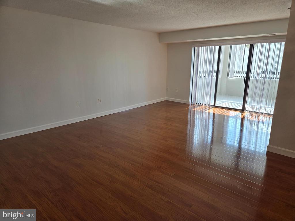 15100 INTERLACHEN DRIVE Unit: 4-124