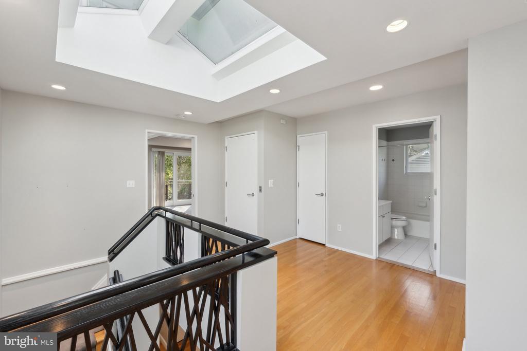 9621 E BEXHILL DRIVE