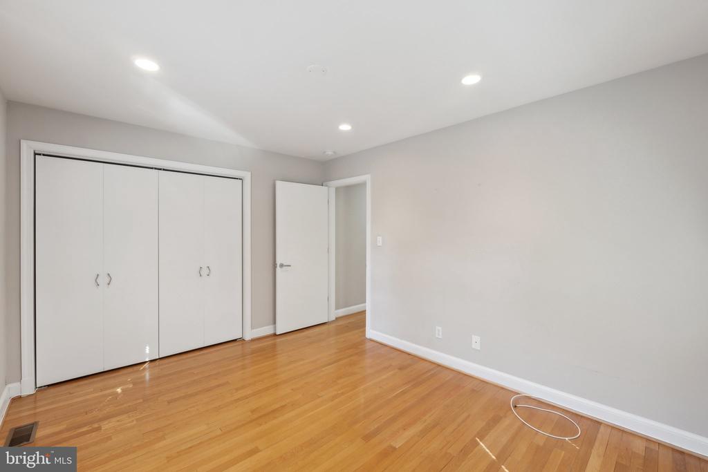 9621 E BEXHILL DRIVE