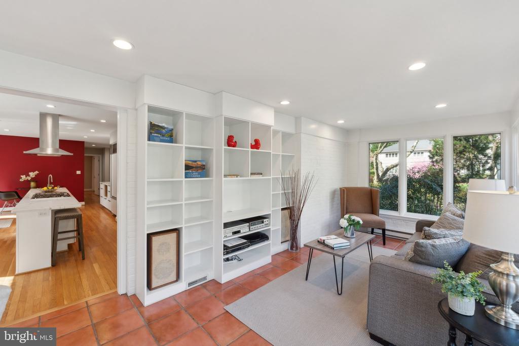 9621 E BEXHILL DRIVE