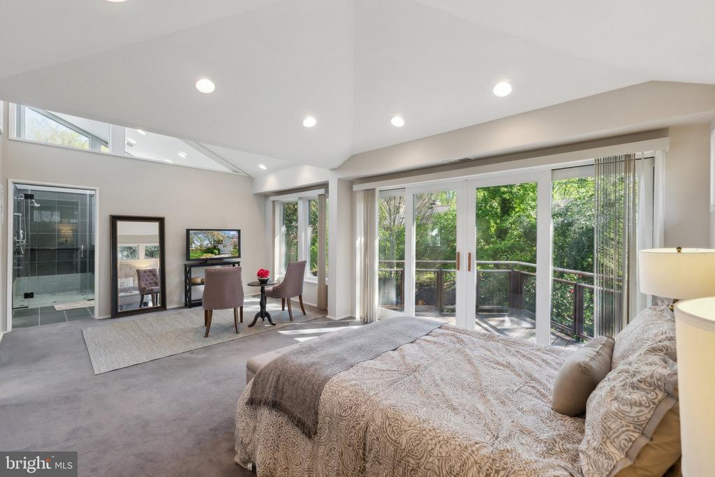 9621 E BEXHILL DRIVE