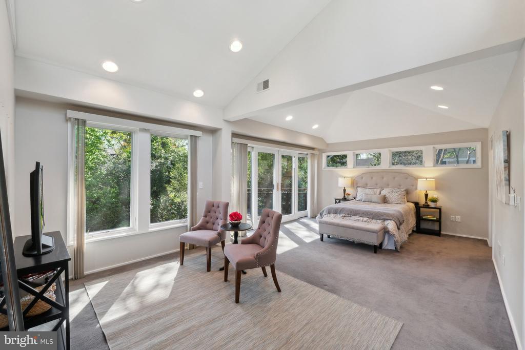 9621 E BEXHILL DRIVE