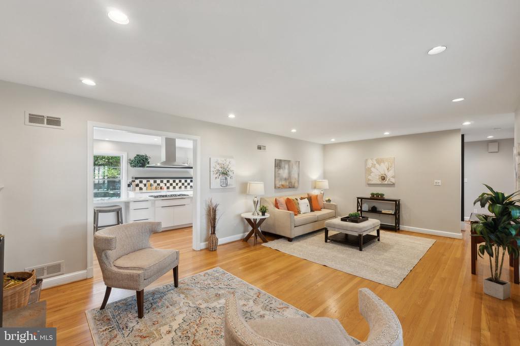 9621 E BEXHILL DRIVE