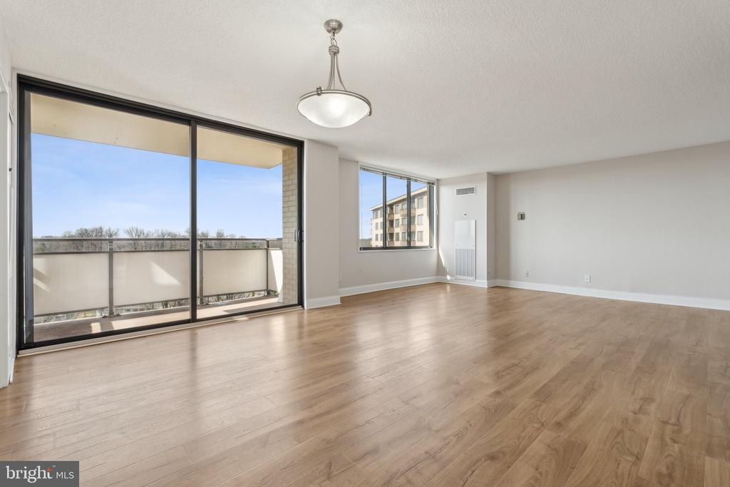 5225 POOKS HILL ROAD Unit: 1618S
