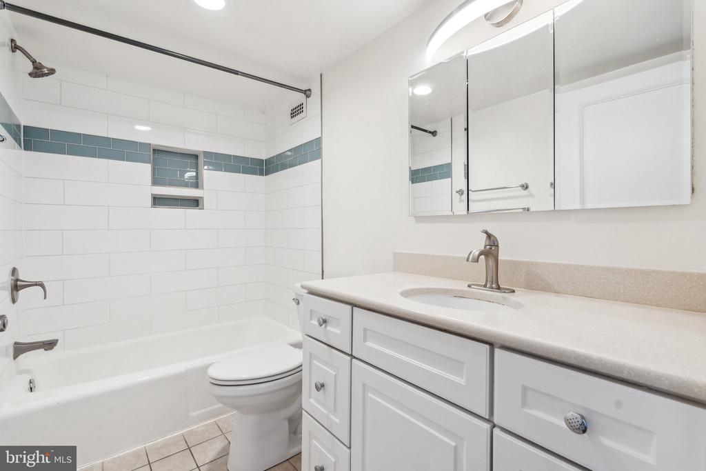 5225 POOKS HILL ROAD Unit: 1618S