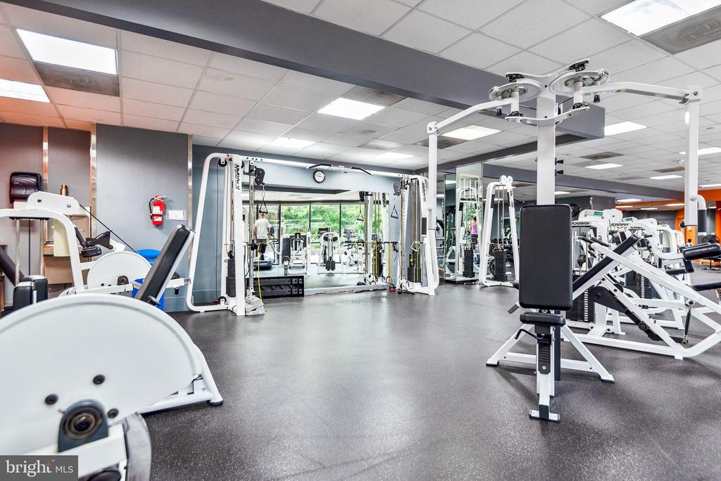 5225 POOKS HILL ROAD Unit: 1618S