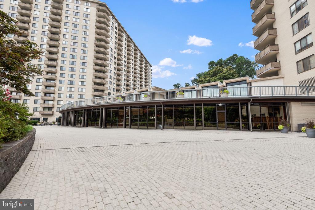 5225 POOKS HILL ROAD Unit: 1618S