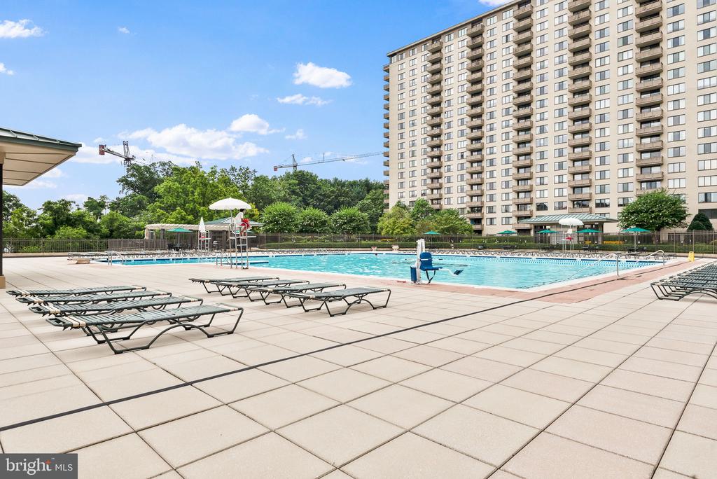 5225 POOKS HILL ROAD Unit: 1618S