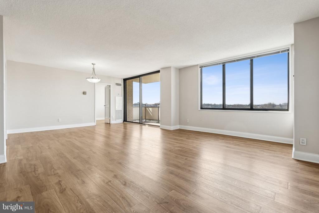 5225 POOKS HILL ROAD Unit: 1618S