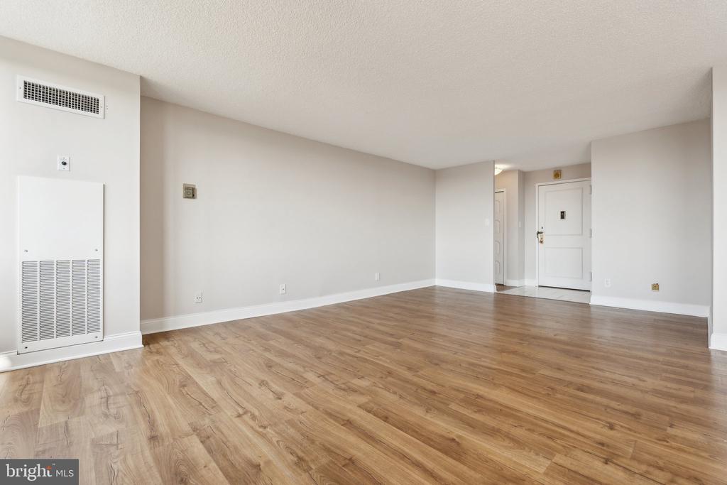 5225 POOKS HILL ROAD Unit: 1618S