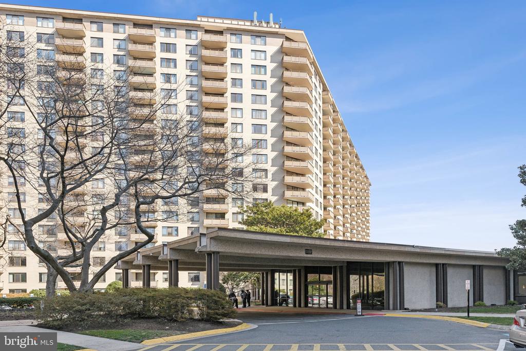 5225 POOKS HILL ROAD Unit: 1618S