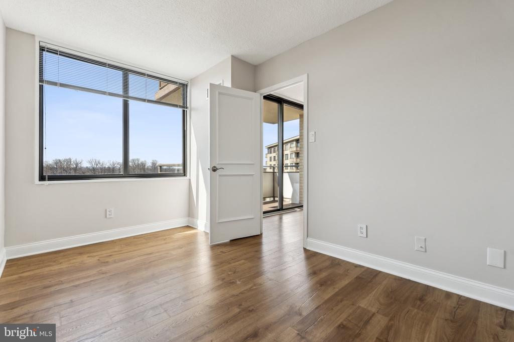 5225 POOKS HILL ROAD Unit: 1618S