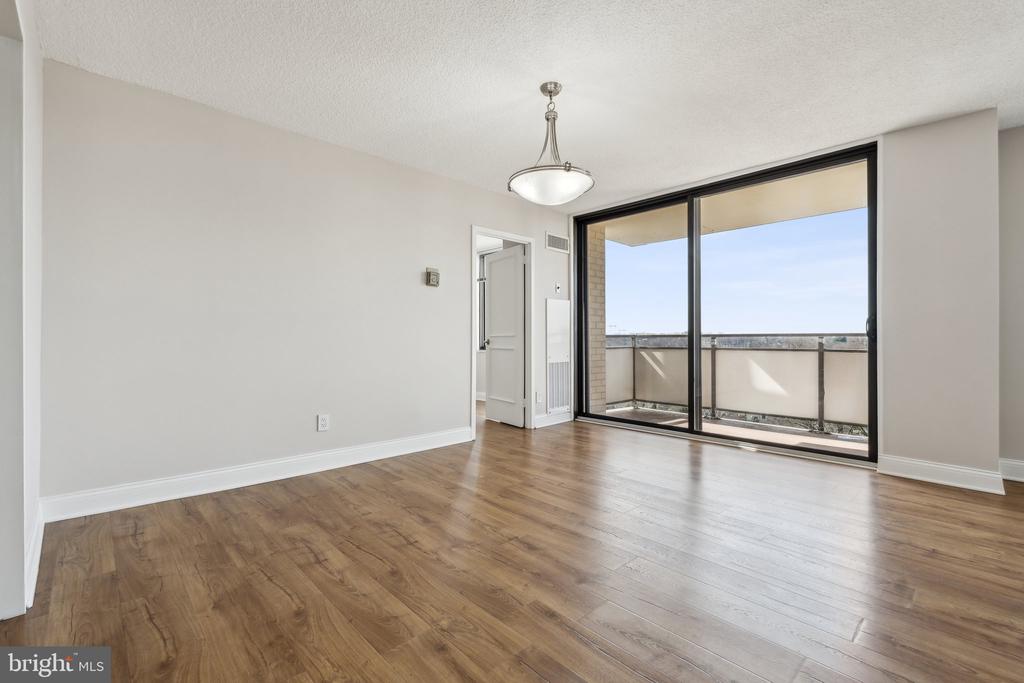 5225 POOKS HILL ROAD Unit: 1618S