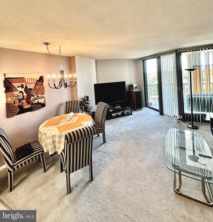 4242 E WEST HWY Unit: 810