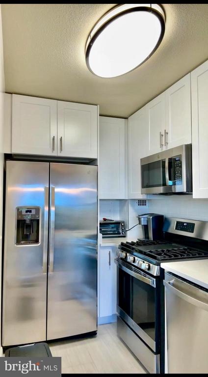 4242 E WEST HWY Unit: 810